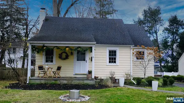 8 Downing Place, Harrington Park, NJ 07640