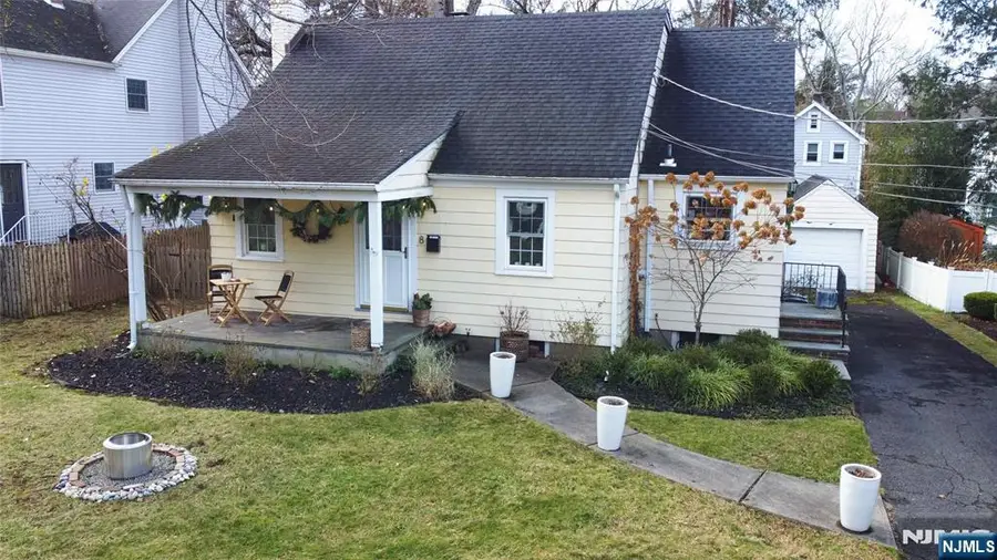 8 Downing Place, Harrington Park, NJ 07640 - Image #2