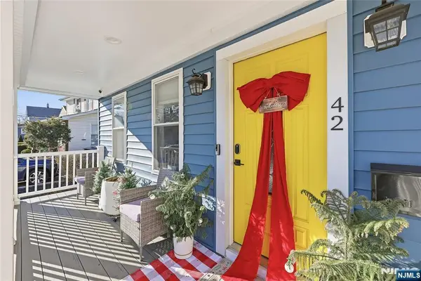 42 S Demarest Avenue, Bergenfield, NJ 07621