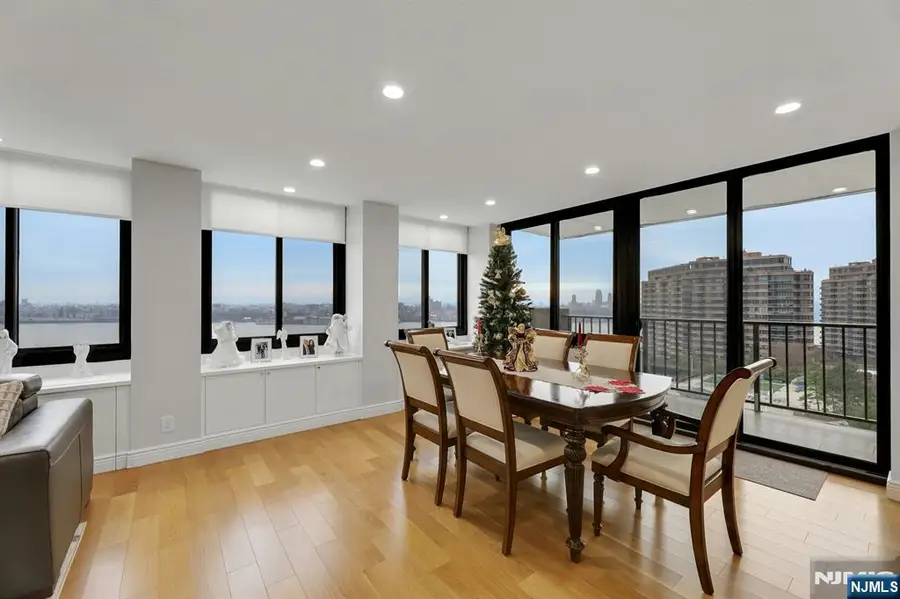 300 Winston Drive C0910, Cliffside Park, NJ 07010 - Image #2