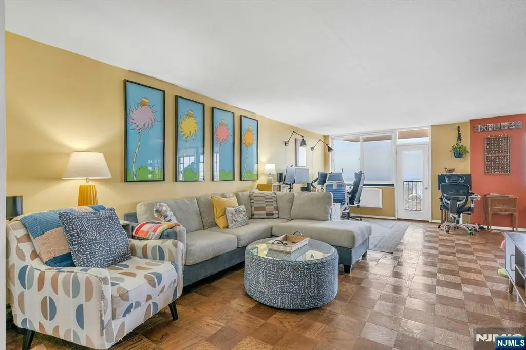 2150 Center Avenue 17D, Fort Lee, NJ 07024 - Image #1