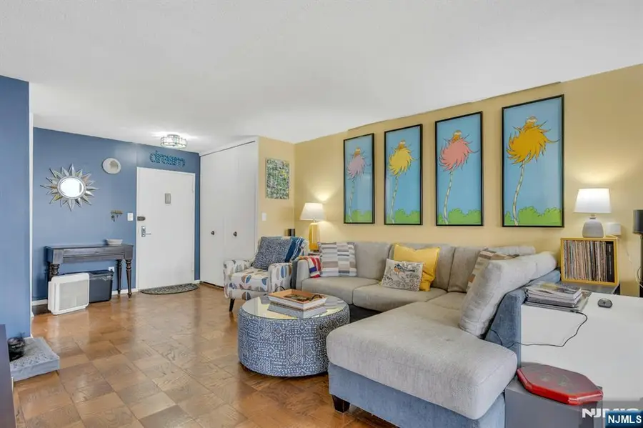 2150 Center Avenue 17D, Fort Lee, NJ 07024 - Image #3