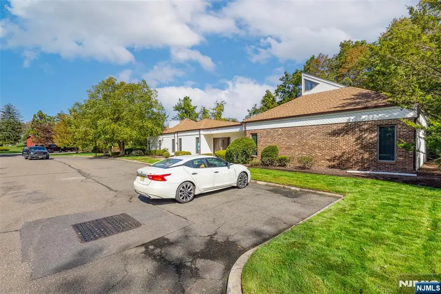1 Bentley Drive 3, Franklin Lakes, NJ 07417 - Image #3
