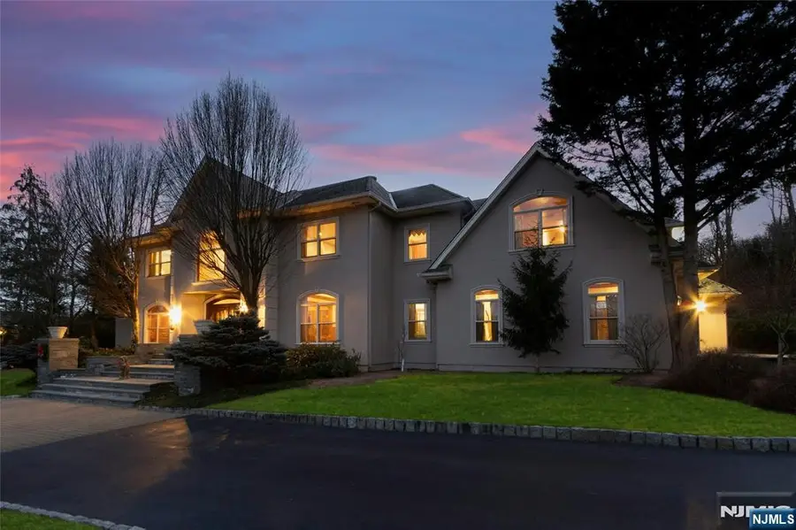 7 Finn Court, Mahwah, NJ 07430 - Image #2