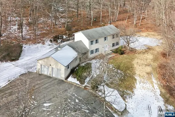 611 Snake Den Road, West Milford, NJ 07480