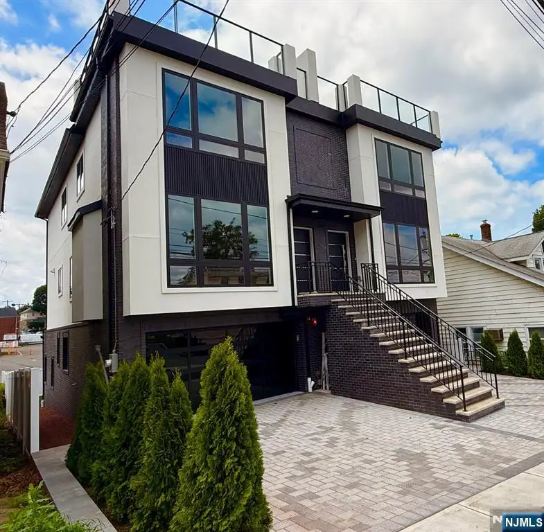 362 Lafayette Avenue A, Cliffside Park, NJ 07010 - Image #1
