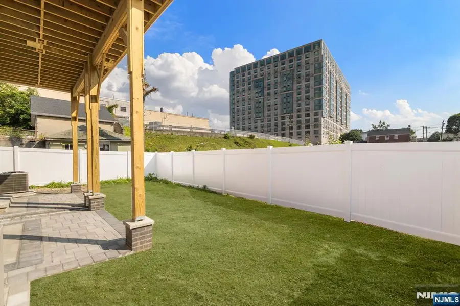 362 Lafayette Avenue A, Cliffside Park, NJ 07010 - Image #3