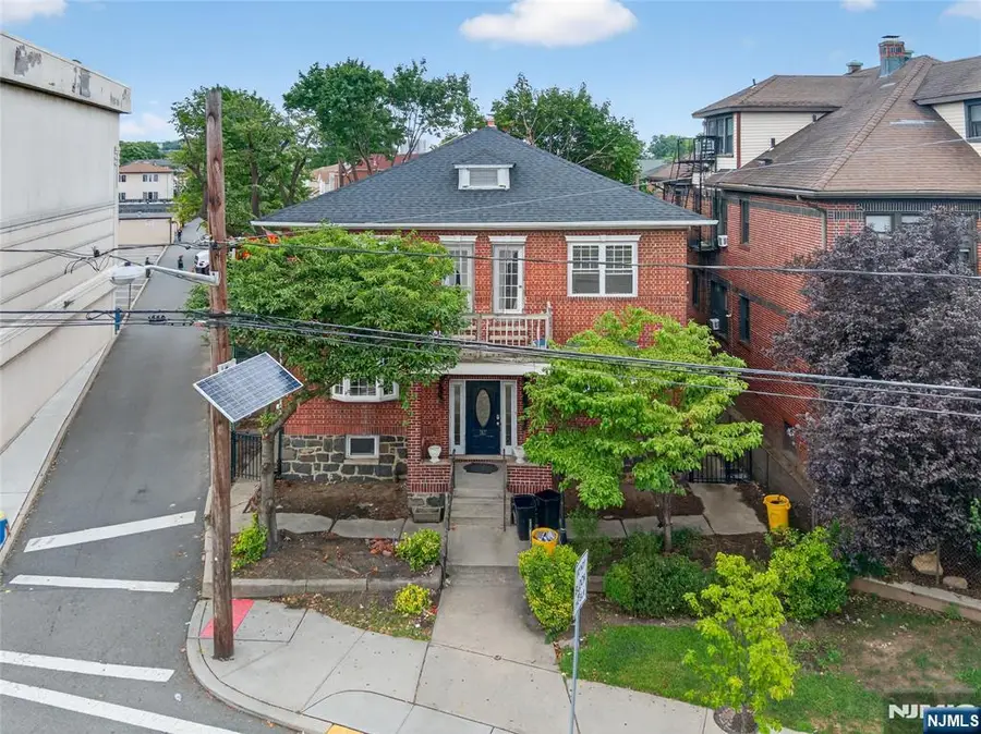 307 Fairview Avenue, Fairview, NJ 07022 - Image #2