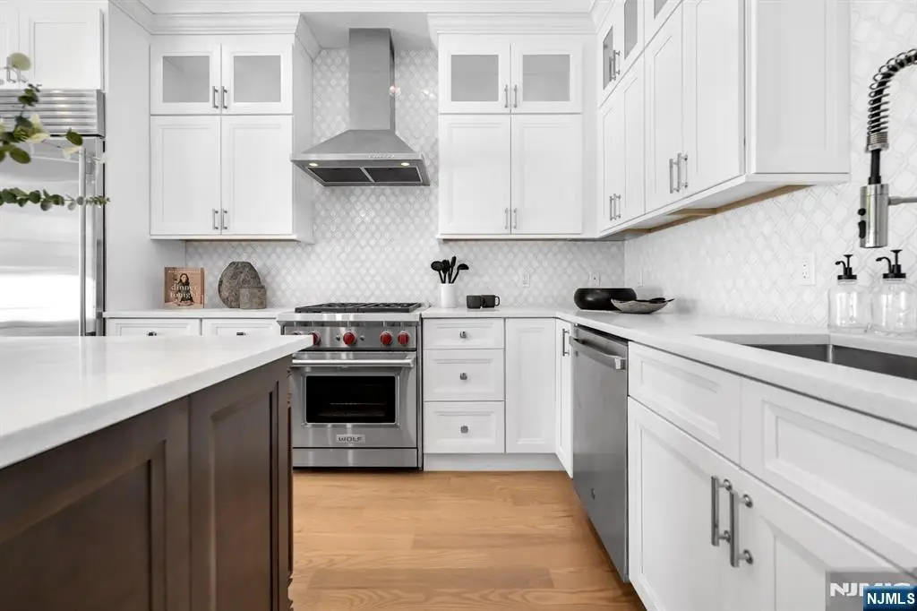 16 Gabriel Court 16, Paramus, NJ 07652 - Image #1