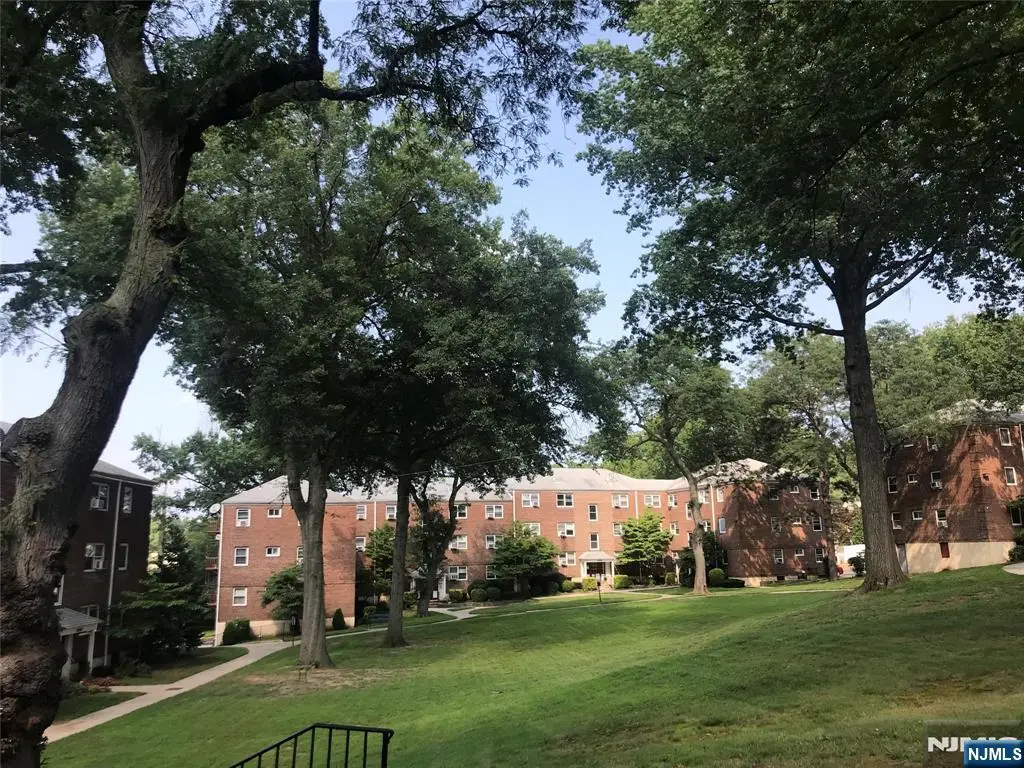 1470 W TERRACE Circle 4, Teaneck, NJ 07666 - Image #1