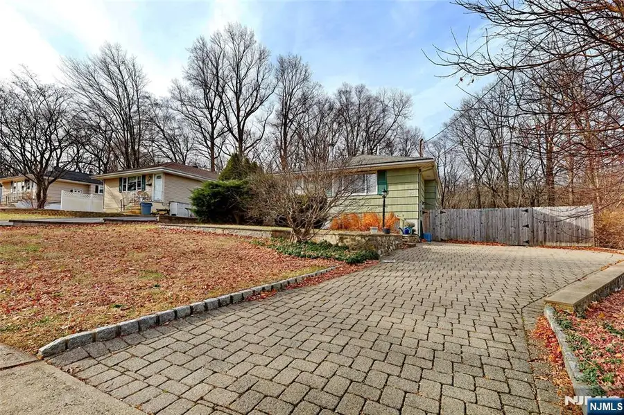 77 Reservoir Avenue, Butler, NJ 07405 - Image #2