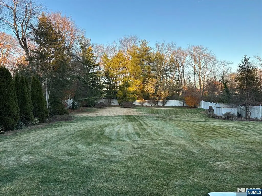 31 Leonard Drive, Old Tappan, NJ 07675 - Image #1