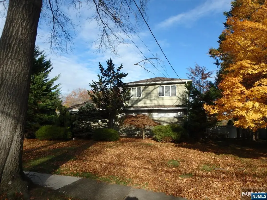 31 Leonard Drive, Old Tappan, NJ 07675 - Image #1