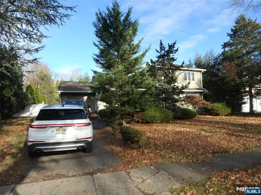 31 Leonard Drive, Old Tappan, NJ 07675 - Image #3