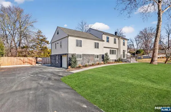 39 Andrew Avenue, Oakland, NJ 07436