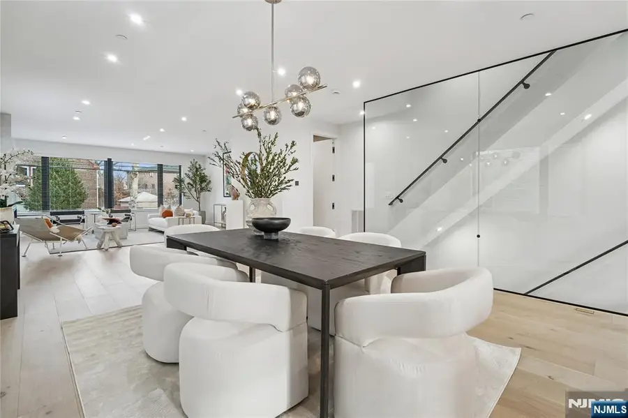 426 Aurora Avenue, Cliffside Park, NJ 07010 - Image #3