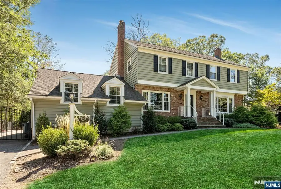 525 Pines Lake Drive, Wayne, NJ 07470 - Image #2