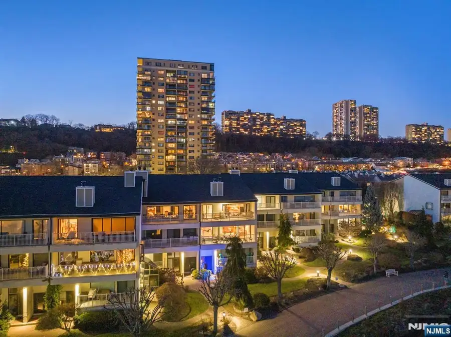 1225 River Road 11D, Edgewater, NJ 07020 - Image #3