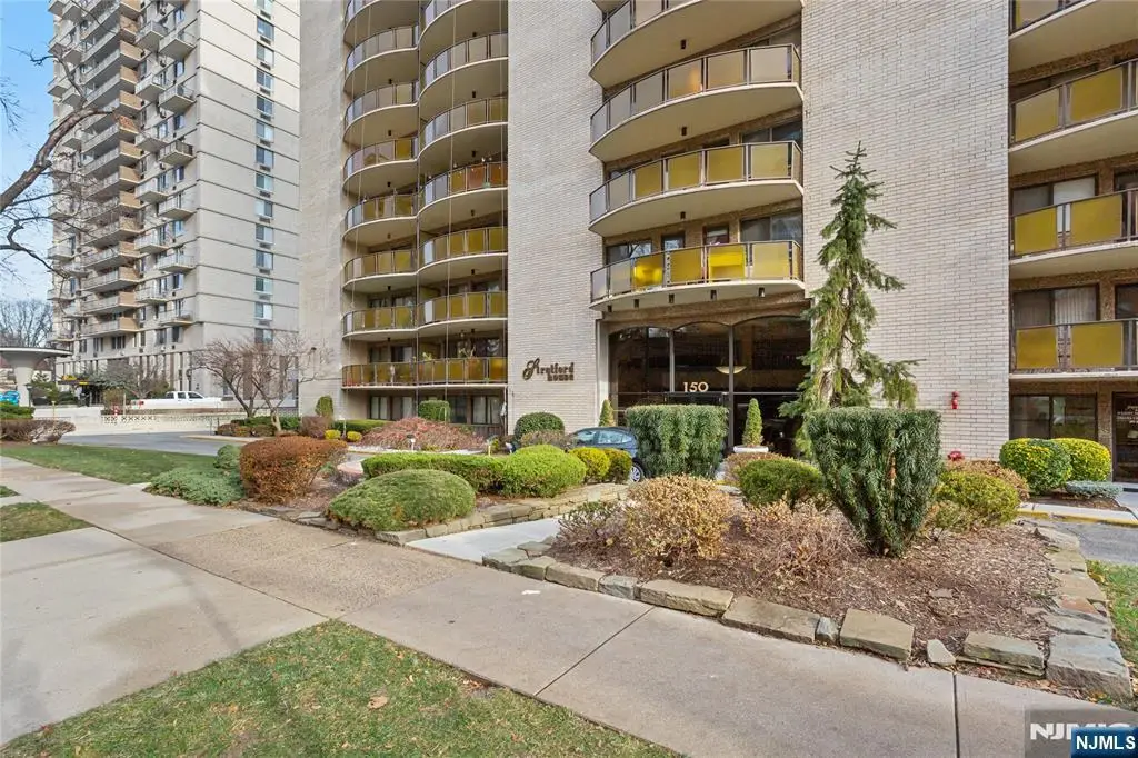 150 Overlook Avenue 6E, Hackensack, NJ 07601 - Image #1