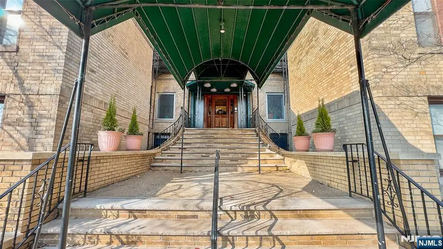 3315 Pleasant Avenue 521, Union City, NJ 07087 - Image #2