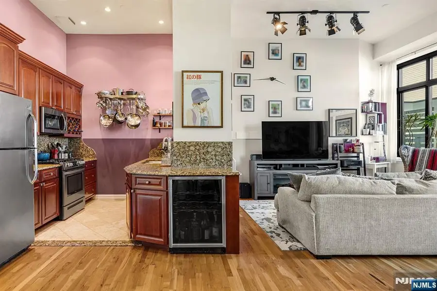 518-536 Gregory Avenue C301, Weehawken, NJ 07086 - Image #2