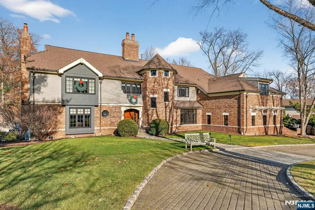 54 Hamilton Drive, North Caldwell, NJ 07006 - Image #1