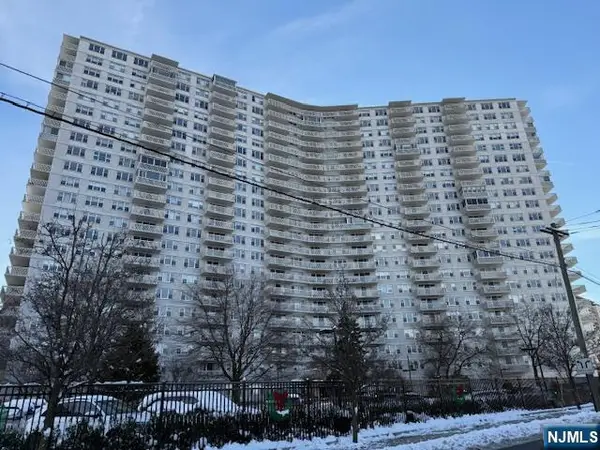 2000 Linwood Avenue 8B, Fort Lee, NJ 07024