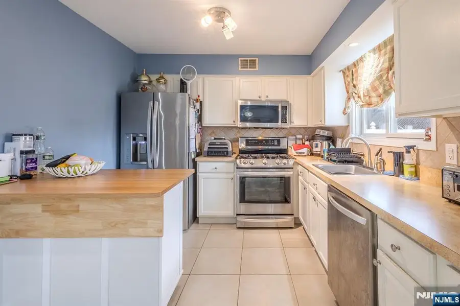 19 Valsumo, Newark, NJ 07105 - Image #2