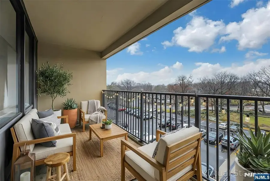 6 Horizon #306, Fort Lee, NJ 07024 - Image #2