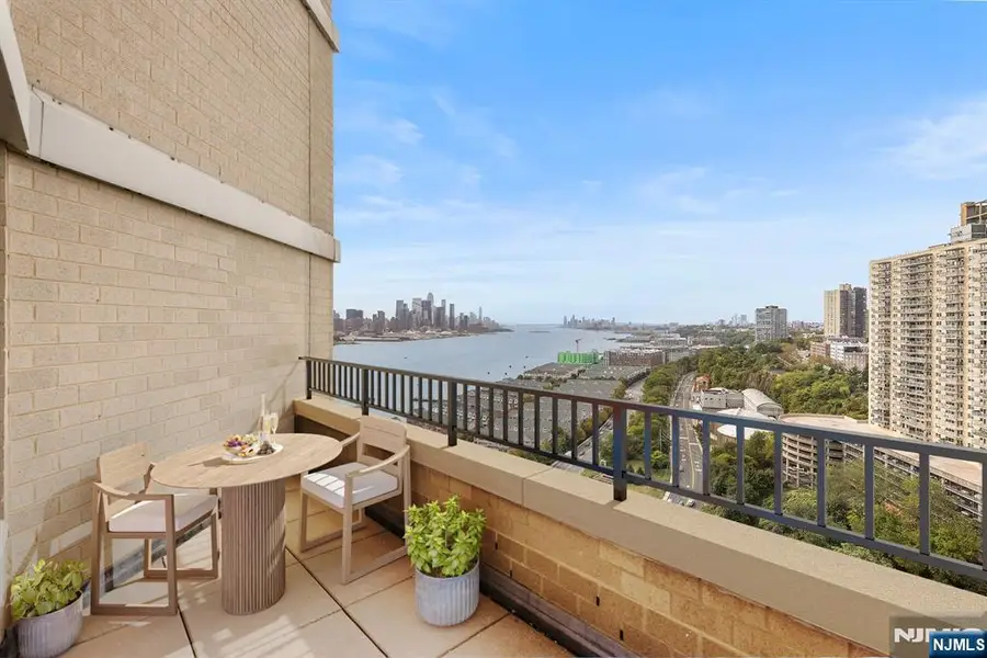 7002 Boulevard East 32F, Guttenberg, NJ 07093 - Image #3