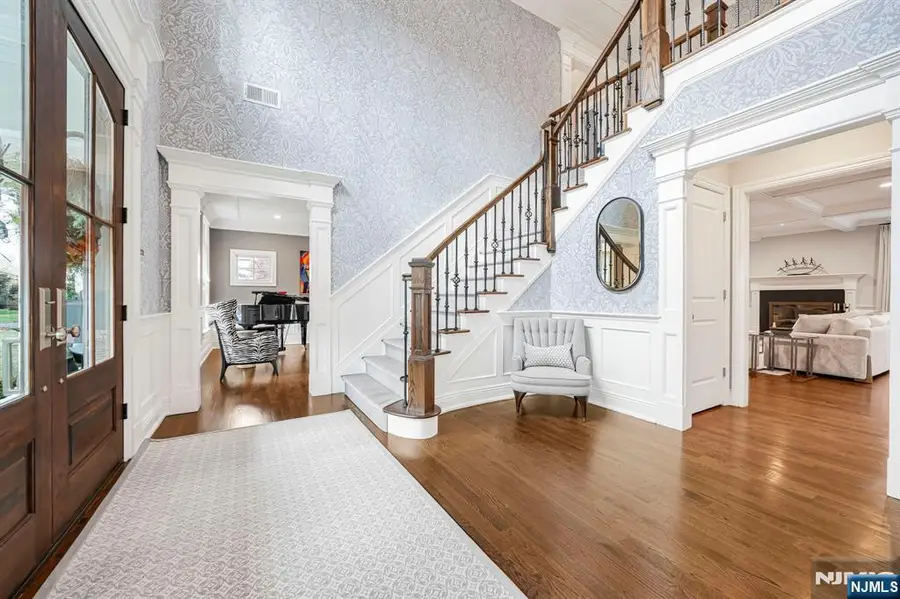 582 Cresthaven Road, Wyckoff, NJ 07481 - Image #3