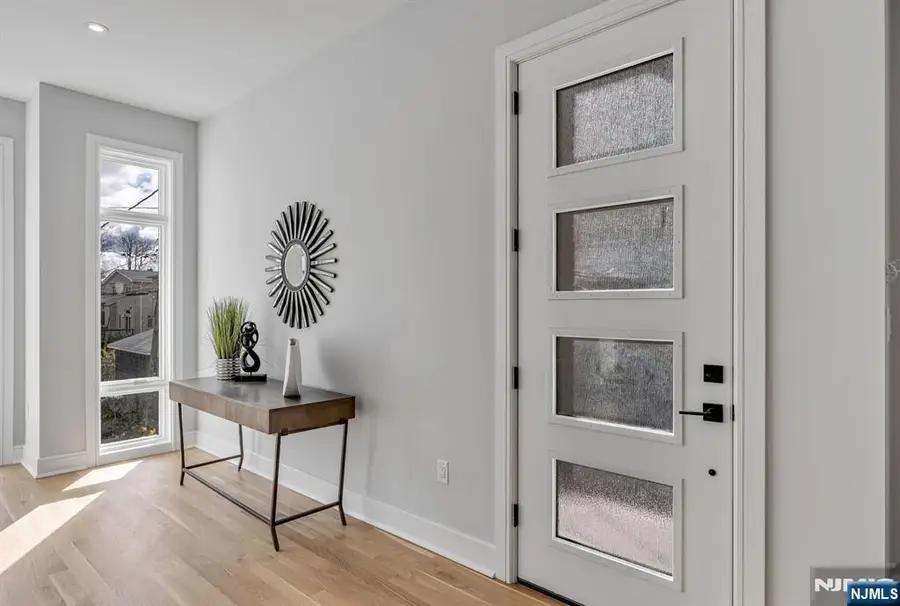 2445 E Camner Street, Fort Lee, NJ 07024 - Image #3