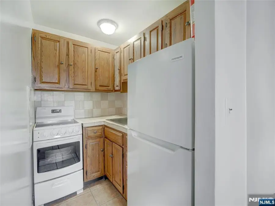 377 S Harrison Street 16O, East Orange, NJ 07018 - Image #2