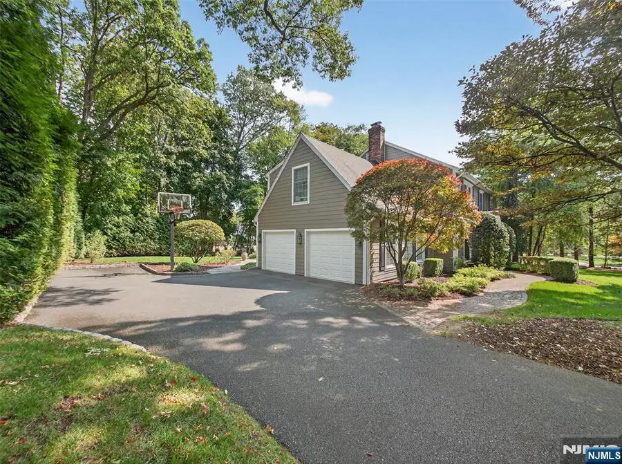 347 Smith Place, Wyckoff, NJ 07481 - Image #2