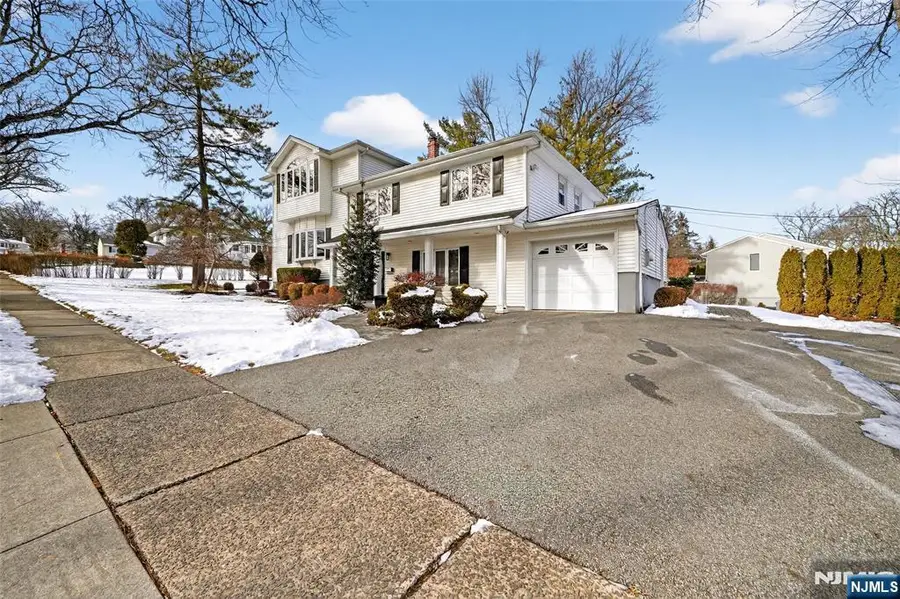 90 Birchwood Terrace, Wayne, NJ 07470 - Image #2