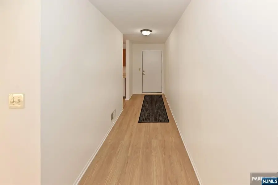 4231 Hilltop Road, Mahwah, NJ 07430 - Image #3