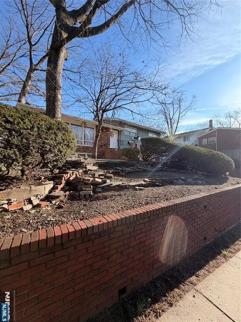 1032 Glen Road, Fort Lee, NJ 07024 - Image #3