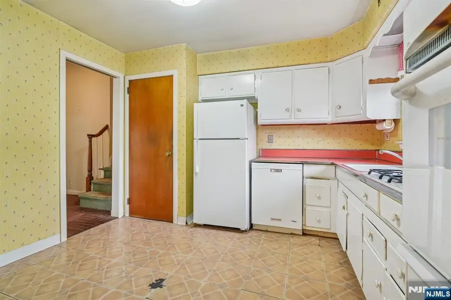 295 Georgian Drive, Paramus, NJ 07652 - Image #2