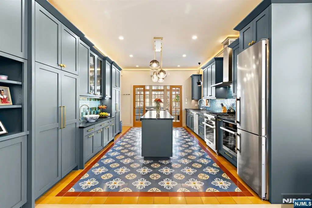 2214 Palisade Avenue, Weehawken, NJ 07086 - #1