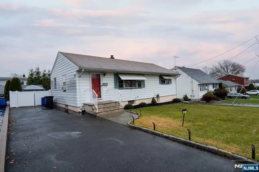 89 Susan Court, Clifton, NJ 07012 - Image #3