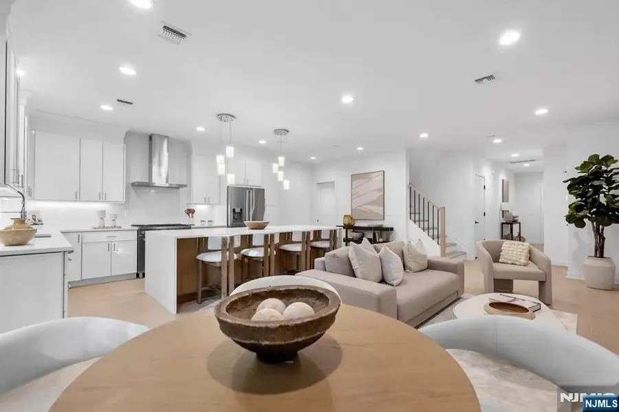 7 Fey Place, Oradell, NJ 07649 - Image #2