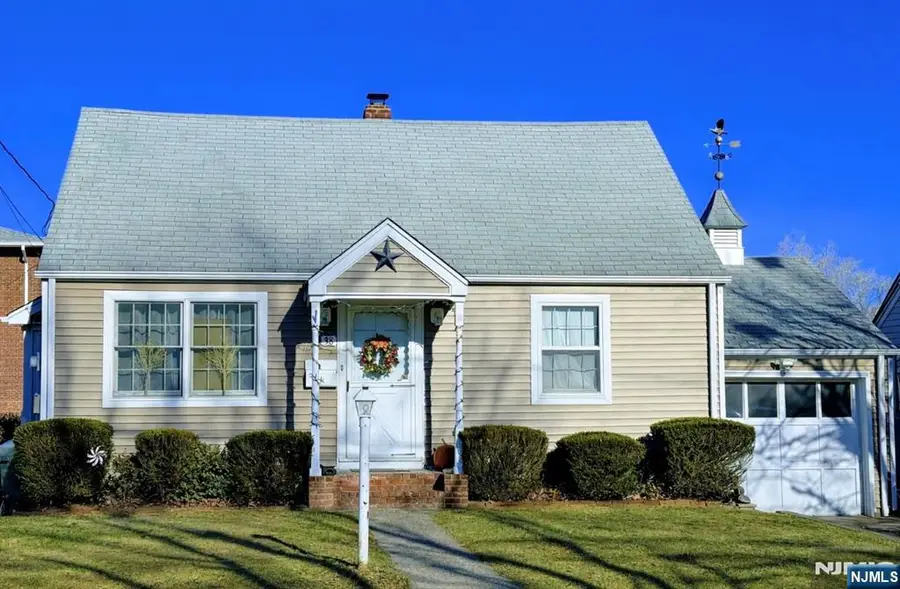 38 Sherwood Street, Clifton, NJ 07013 - Image #2