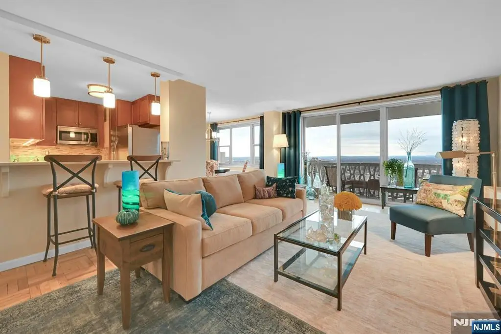 2000 Linwood Avenue 18B, Fort Lee, NJ 07024 - Image #1