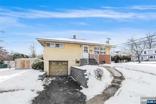 14 Lakeview Drive, Emerson, NJ 07630