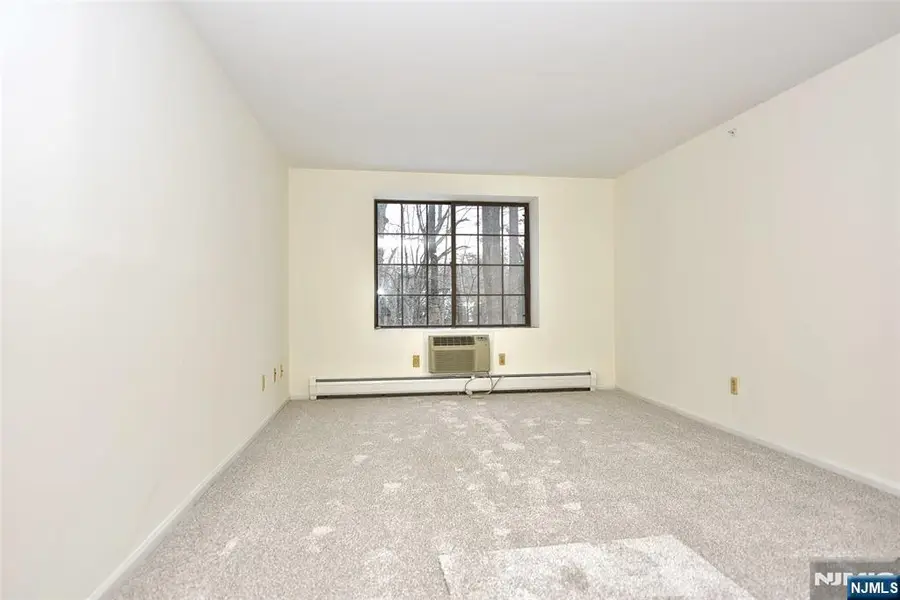 907 Thoreau Court, Mahwah, NJ 07430 - Image #3