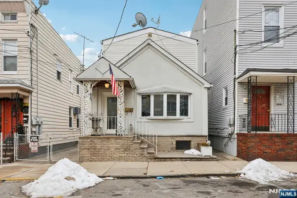 18 Patterson Street, Harrison, NJ 07029