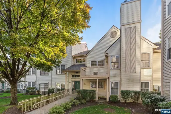 11 Evergreen Drive 36, Clifton, NJ 07014