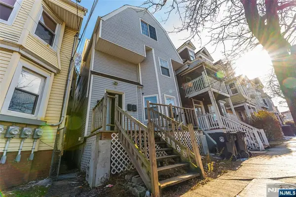 152 10th Street, Newark, NJ 07107