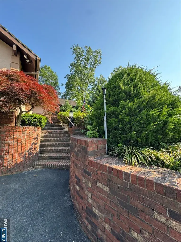 77 Macarthur Drive, Clifton, NJ 07013 - Image #3