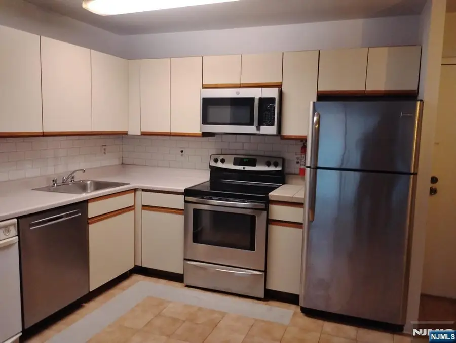 110-114 Sussex 2F, Hackensack, NJ 07601 - Image #3